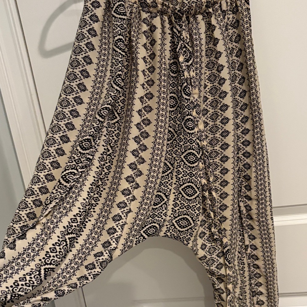 Patterned Harem Pants - Picture 4 of 6